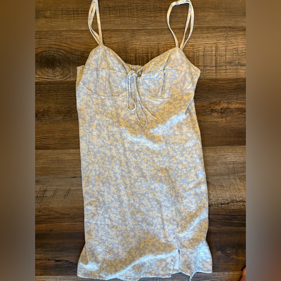 Aeropostale Dresses & Skirts - Aeropostale Floral Print Chemise in Cream and White